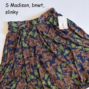 Small Lularoe Madison full skirt, navy with green orange fish, slinky